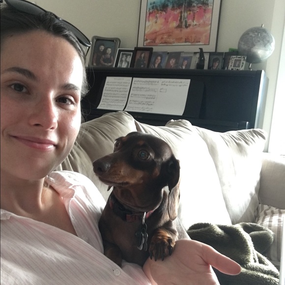 Meet your Posher, Lara - Picture 1 of 2